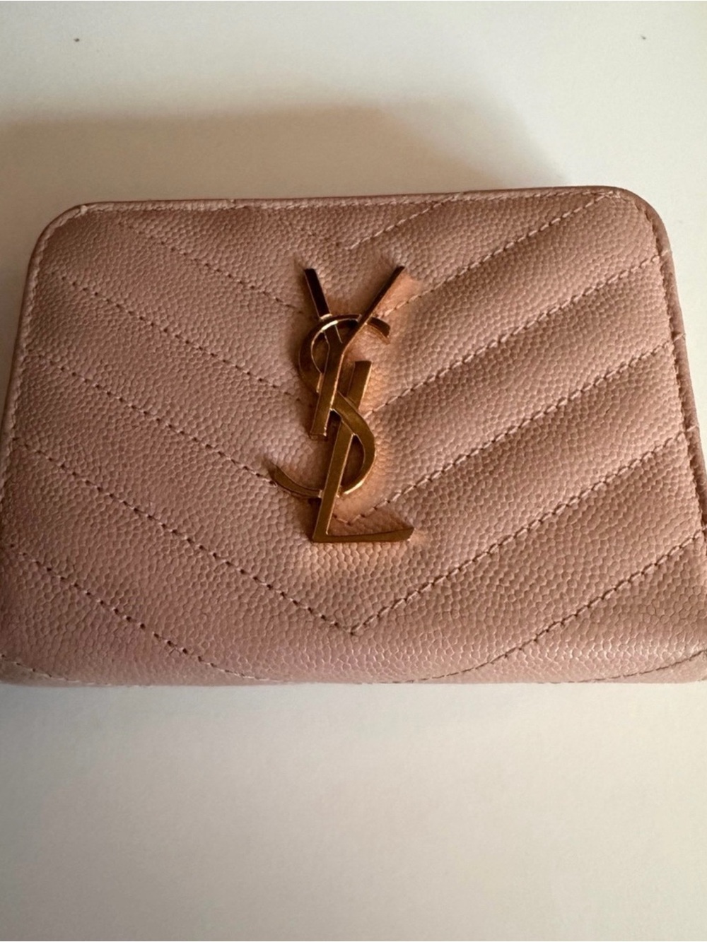 Yves Saint Laurent Pink & Rose Gold Beauty bundles - Picture 4 of 4